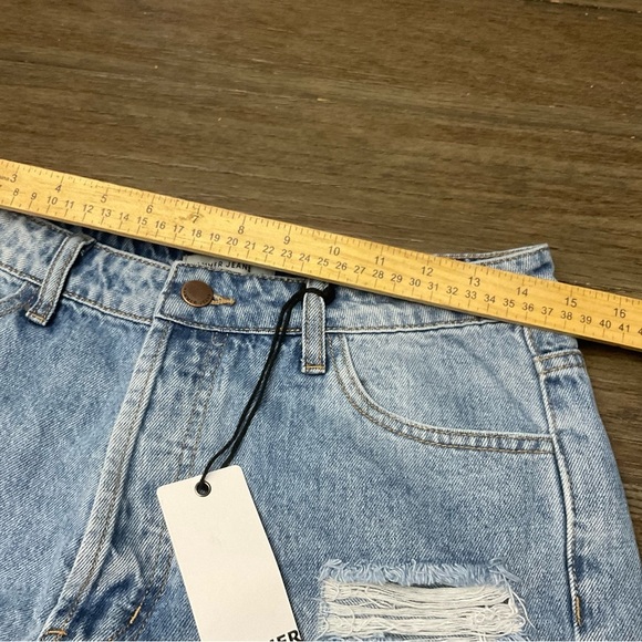 Hammer Jeans Los Angeles distressed denim Jean Shorts size Large 
NWT - Picture 2 of 9